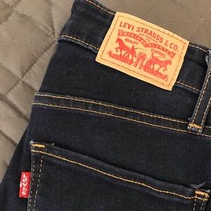 Levi’s Dark wash High Rise Skinny
